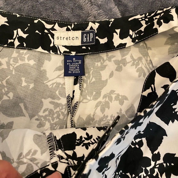 NWT Cute Gap black and white floral capri and halter top set SzS top s8 capri - Picture 4 of 14